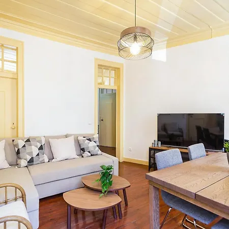 Ferienhaus Guestready - Classical Portuguese Style Family In Bohomeain Alfama